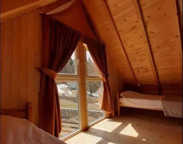 In Rugove, Kosovo Шале *